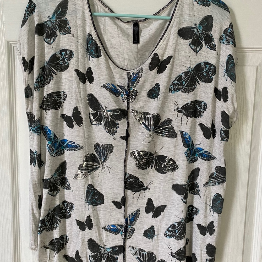Like new condition! Lightweight, Butterflies, Size PXL, VS Collection.